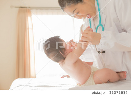 woman during pregnancy or shortly after childbirth woman during pregnancy or shortly after childbirth 31071655