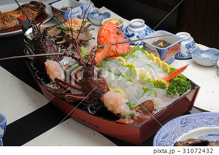 舟盛り　民宿の料理 31072432