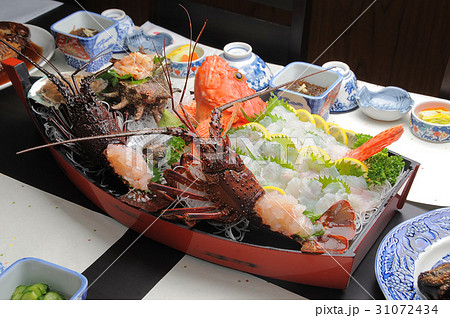 舟盛り　民宿の料理 31072434