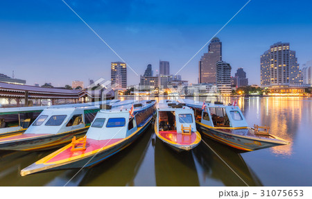 Long tail boat on Chaophraya River in Bangkok. Long tail boat on Chaophraya River in Bangkok. 31075653