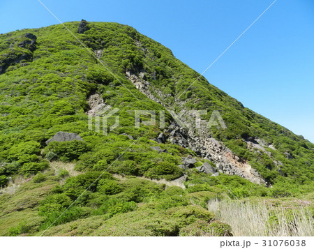 初夏の三俣山 初夏の三俣山 31076038