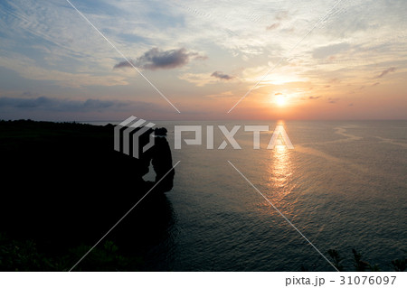 万座毛 夕日 万座毛 夕日 31076097