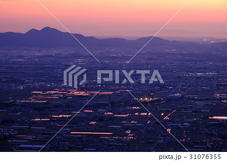 龍王山からの夕景（奈良県天理市） 31076355