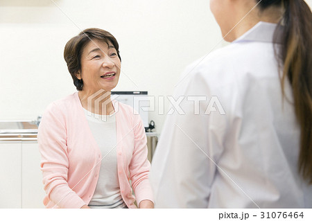 診察 患者 問診 診察 患者 問診 31076464