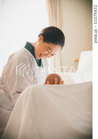 woman during pregnancy or shortly after childbirth woman during pregnancy or shortly after childbirth 31076832