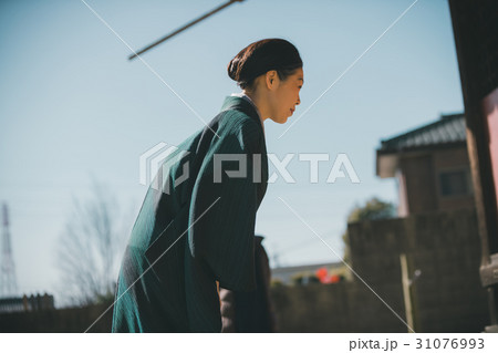 woman during pregnancy or shortly after childbirth 31076993