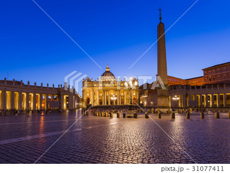 Sant Peters Basilica in Vatican - Rome Italy Sant Peters Basilica in Vatican - Rome Italy 31077411