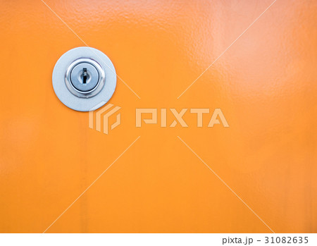 New metal keyhole. 31082635