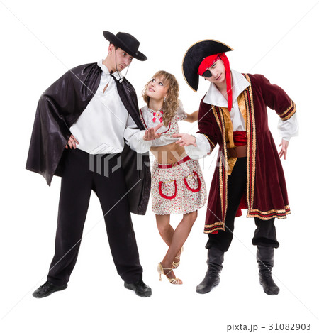 dancer team wearing Halloween carnival costumes dancer team wearing Halloween carnival costumes 31082903