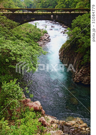 川と橋の情景 31084779