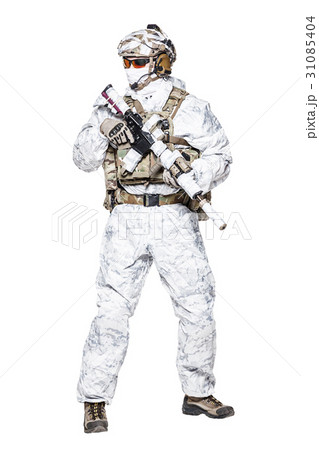 Special forces operator in winter camo clothes 31085404