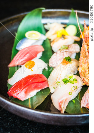 Nigiri sushi 31086790