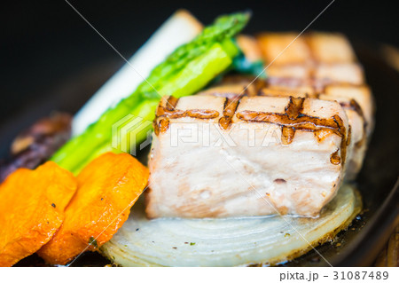 Tuna meat steak Tuna meat steak 31087489