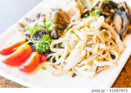 Mushroom salad 31087855