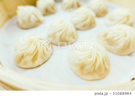 Dim sum dumpling 31088964