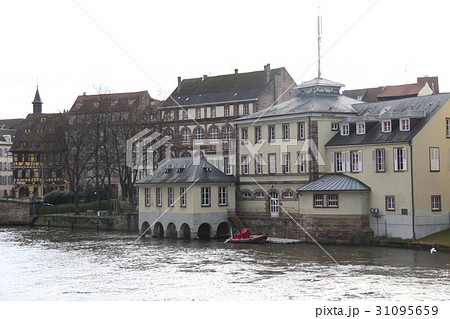 水門付近のストラスブールの町並み 31095659