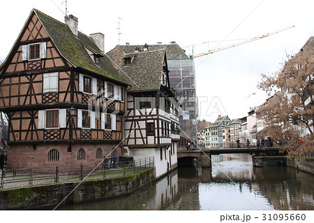 運河と組木の家　ストラスブールの町並み 31095660