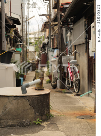 下町の路地 31095821
