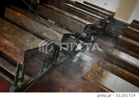 Old classroom interior 31101724