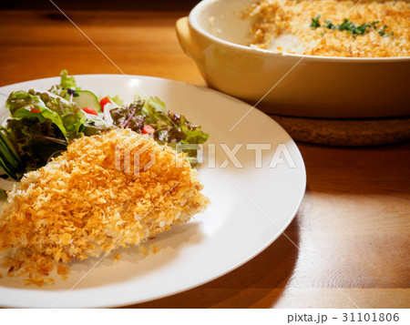 取り分けられたスコップコロッケ 31101806