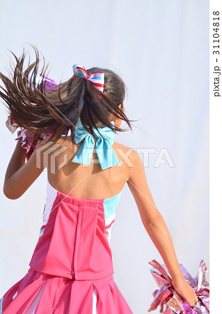 チアダンスを踊る女の子 チアダンスを踊る女の子 31104818