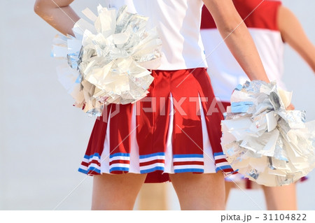 チアダンスを踊る女の子 31104822