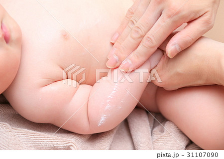乳児ボディケアイメージ 乳児ボディケアイメージ 31107090
