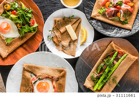 そば粉のクレープ　ガレット　 galette French food 31111661
