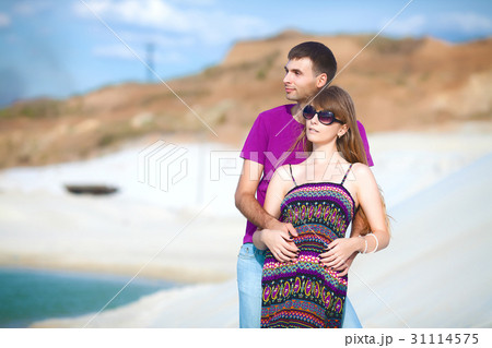 lovers on beach with white sand 31114575