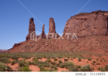 モニュメント・バレー スリーシスターズ モニュメント・バレー スリーシスターズ 31116693