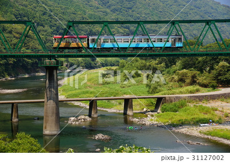 清流四万十川を渡るトロッコ列車「清流しまんと」 清流四万十川を渡るトロッコ列車「清流しまんと」 31127002