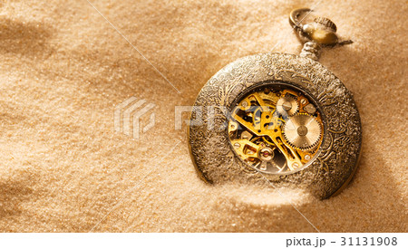 Clockwork inside mechanism in sand 31131908