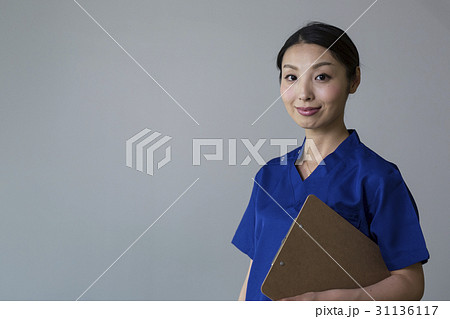 スクラブを着た女医 スクラブを着た女医 31136117