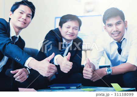 business teamwork discussing ideas business teamwork discussing ideas 31138099