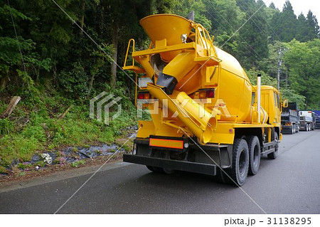 トンネル工事用ミキサー車 トンネル工事用ミキサー車 31138295