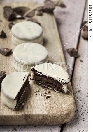 argentinean-uruguayan alfajores 31139385