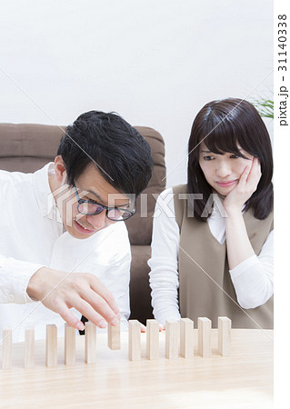 人生設計イメージ ドミノを並べる 人生設計イメージ ドミノを並べる 31140338
