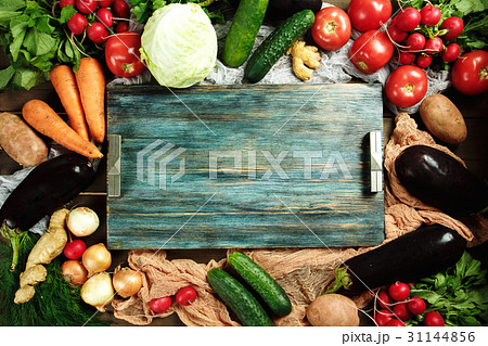 Border composition made with fresh vegetables Border composition made with fresh vegetables 31144856