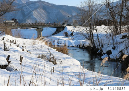 田舎の雪景色 31146885