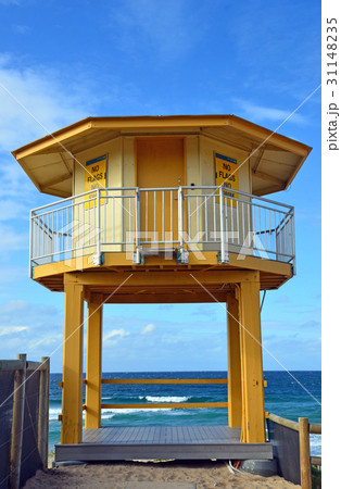 Yellow lifeguard tower Yellow lifeguard tower 31148235