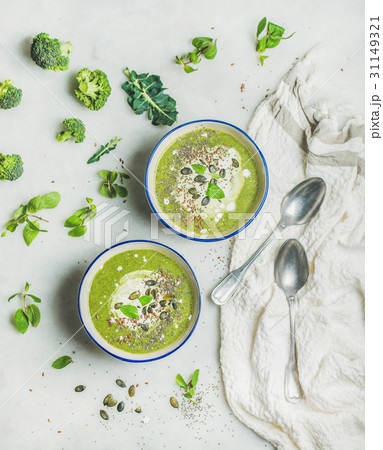 Spring broccoli cream soup with mint and coconut 31149321