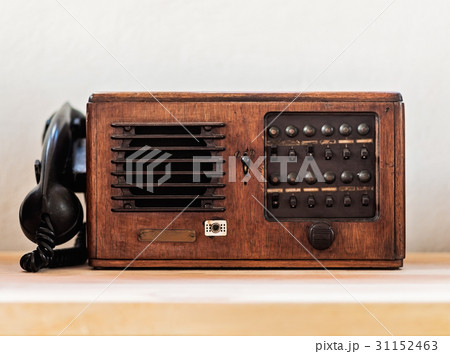 Vintage phone, studio shot 31152463