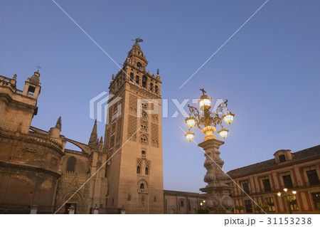 Spain, Seville, Giralda Tower at dusk Spain, Seville, Giralda Tower at dusk 31153238