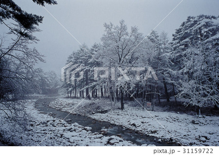 小川 冬 雪景色 31159722