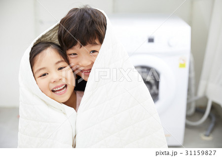 子供 笑い 幸せ 31159827