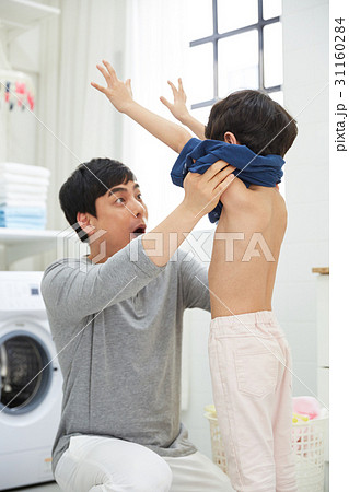 韓国人 息子 脱ぐ 31160284