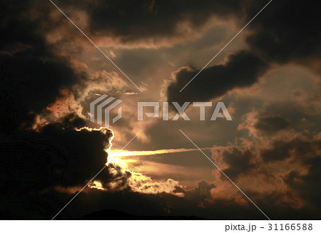 雲 暗雲 光 31166588