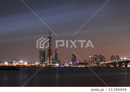 63ビル 高層ビル 夜景 31166946