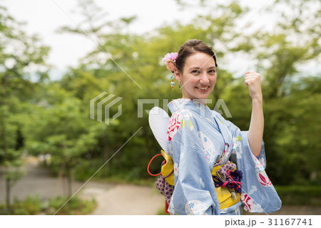 浴衣のフランス人女性 31167741