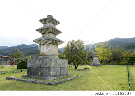 宝物 石塔 トップ 31168537